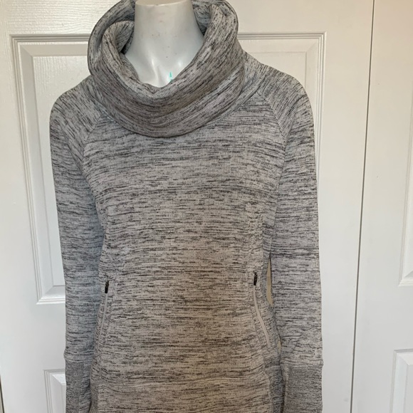 Zella grey pullover - Picture 2 of 4